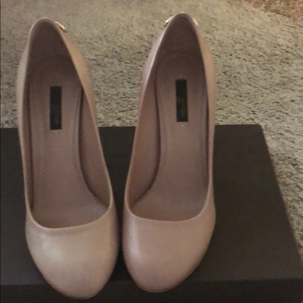 OH Really authentic Louis Vuitton pumps!!